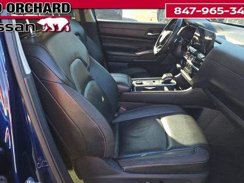 Used 2024 Nissan Pathfinder SL image 8