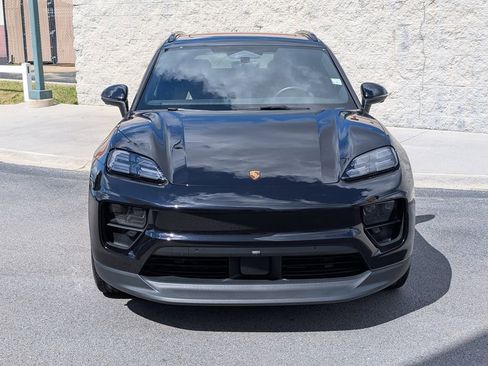 Certified 2025 Porsche Macan Electric RWD image 10