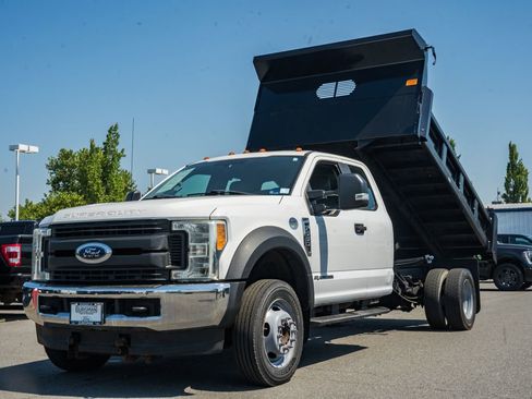 Used 2017 Ford F550 4x4 SuperCab Super Duty image 5