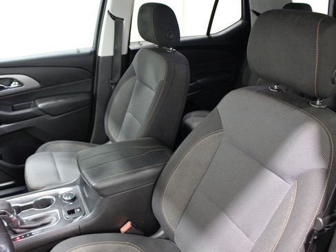 Used 2021 Chevrolet Traverse LT FWD image 4