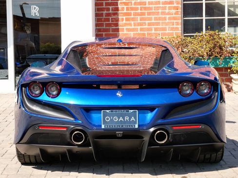 Used 2022 Ferrari F8 Tributo RWD image 10