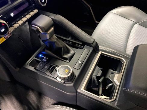 Used 2025 Toyota 4Runner Limited AWD/4WD image 17