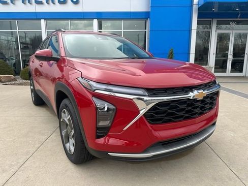 New 2026 Chevrolet Trax LT w/ Driver Confidence Package FWD image 4