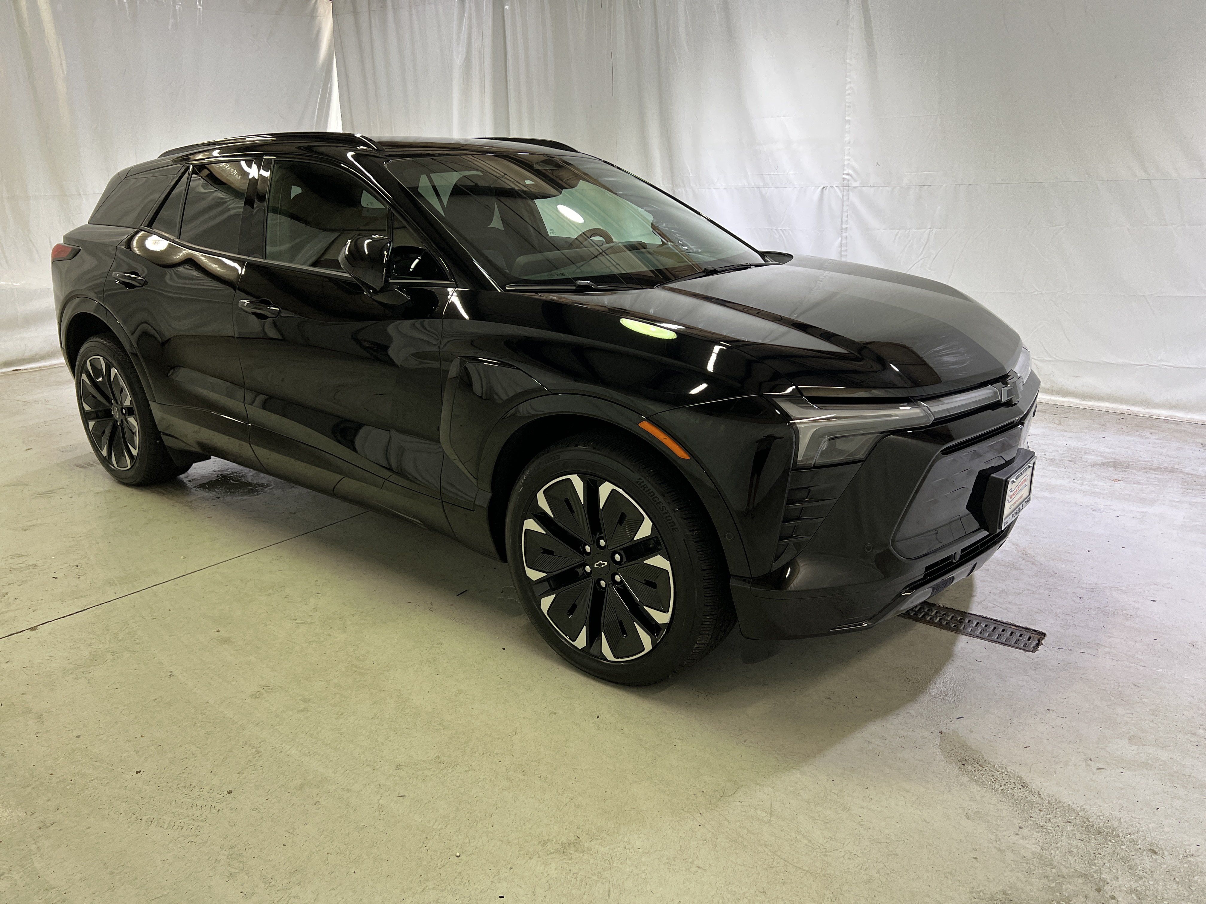 Used 2026 Chevrolet Blazer EV RS w/ Super Cruise Package AWD/4WD image 2