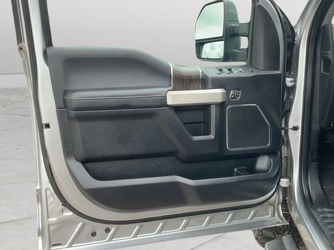 Used 2021 Ford F250 Lariat w/ Lariat Value Package AWD/4WD image 18