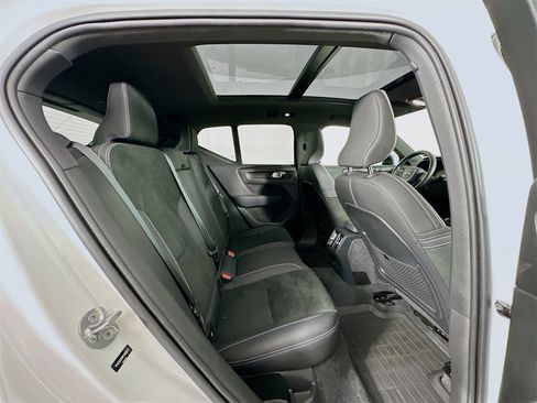 Used 2023 Volvo XC40 Recharge Ultimate w/ Protection Package Premier image 28