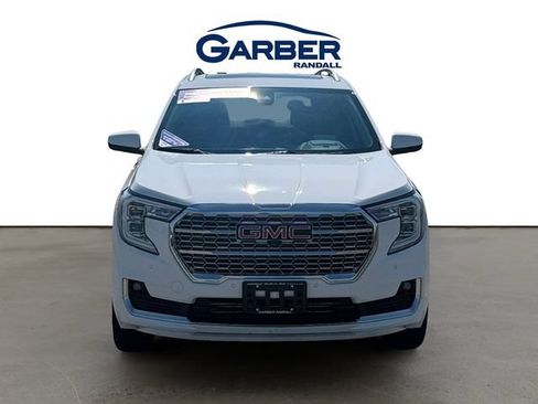 Used 2024 GMC Terrain Denali w/ Denali Premium Package AWD/4WD image 8