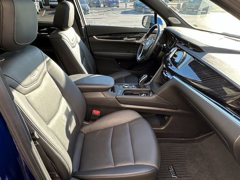 Certified 2024 Cadillac XT6 Premium Luxury w/ LPO, Floor Liner Package image 15