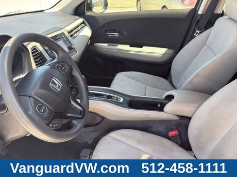 Used 2019 Honda HR-V LX image 12