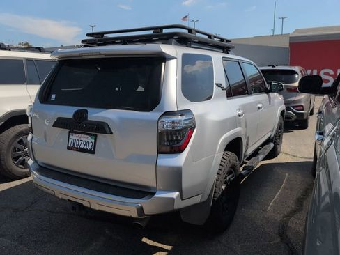 Used 2017 Toyota 4Runner TRD Off-Road Premium image 7
