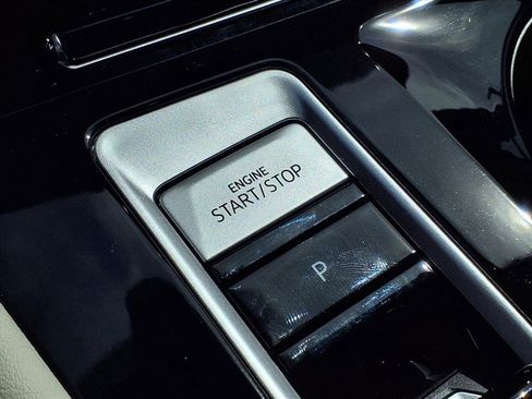 New 2026 Volkswagen Atlas SE image 17