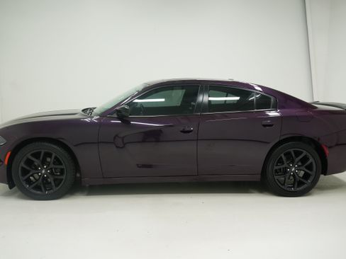 Used 2021 Dodge Charger SXT w/ Blacktop Package RWD image 7