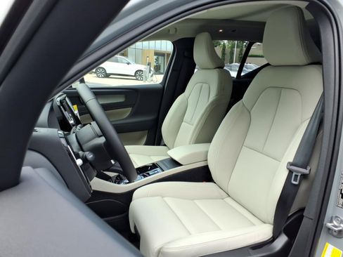 New 2026 Volvo XC40 B5 Plus w/ Protection Package Premier AWD/4WD image 4
