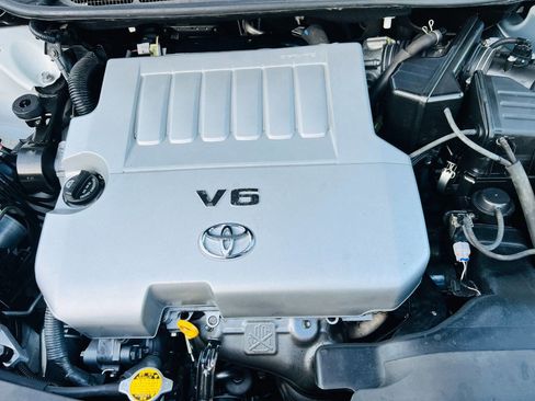 Used 2011 Toyota Venza AWD w/ Premium Pkg #2 image 12