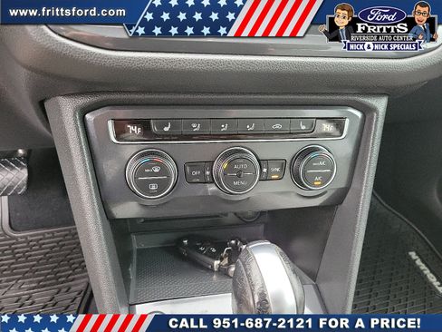 Used 2021 Volkswagen Tiguan SE w/ Panoramic Sunroof Package FWD image 9