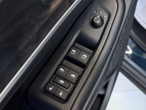 New 2026 Jeep Grand Cherokee Limited w/ Luxury Tech Group II AWD/4WD image 14