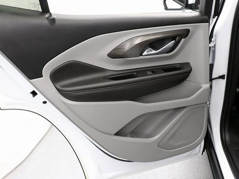 Used 2023 GMC Terrain SLE w/ Driver Convenience Package image 25