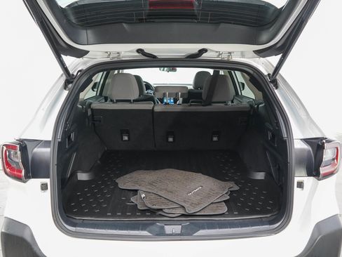 Used 2025 Subaru Outback Premium AWD/4WD image 16