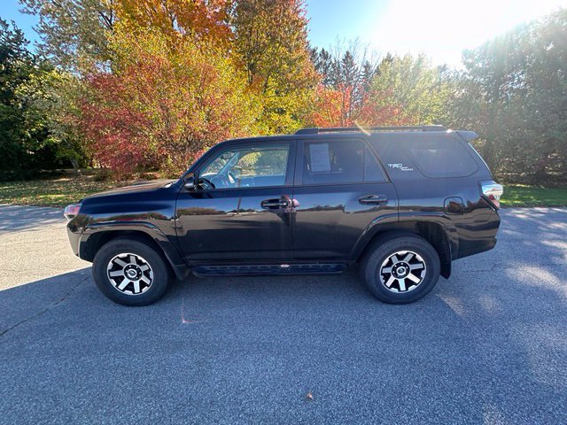 Used 2021 Toyota 4Runner TRD Off-Road Premium w/ Moonroof Package AWD/4WD image 6