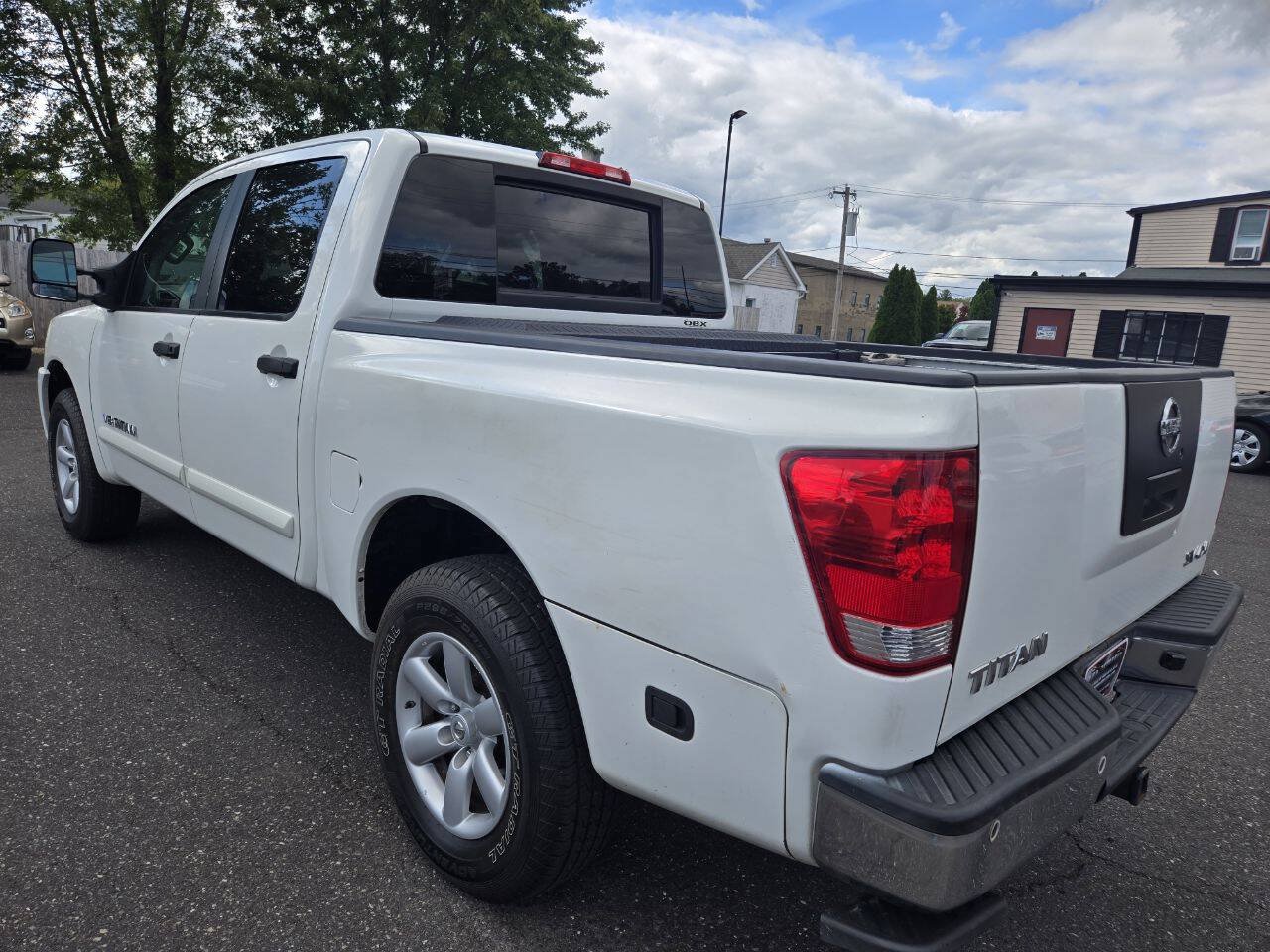 Used 2012 Nissan Titan SV w/ SV Premium Utility Pkg AWD/4WD image 8