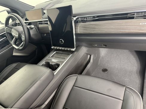 Used 2024 GMC Sierra EV Denali image 11