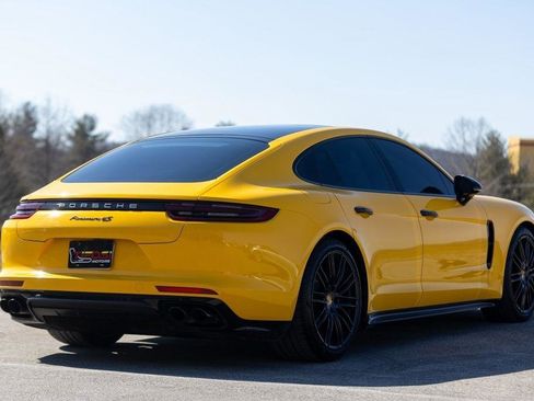 Used 2018 Porsche Panamera 4S image 33