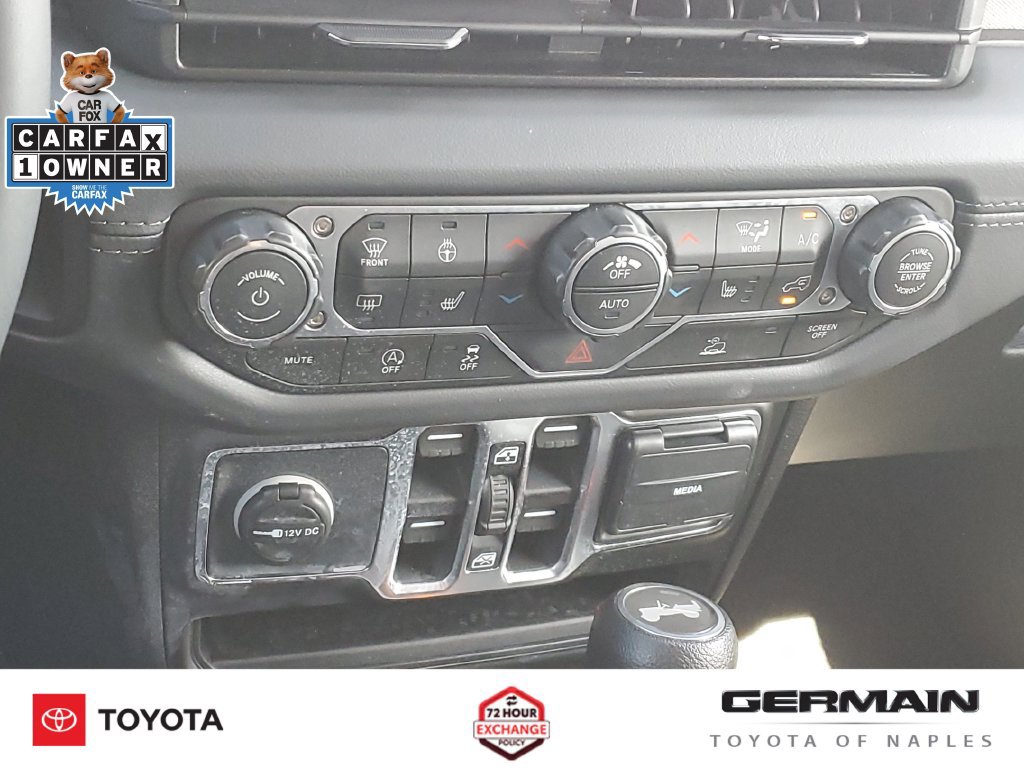 Used 2026 Jeep Wrangler Unlimited Sahara AWD/4WD image 32