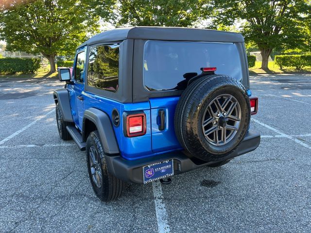 Used 2025 Jeep Wrangler Sport AWD/4WD image 8