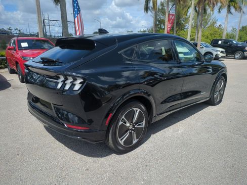 Used 2023 Ford Mustang Mach-E Premium image 5