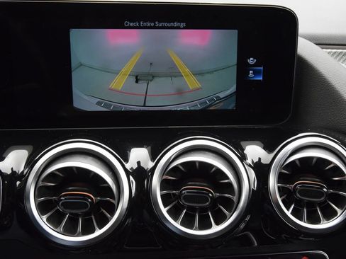 Used 2022 Mercedes-Benz GLA 250 image 32