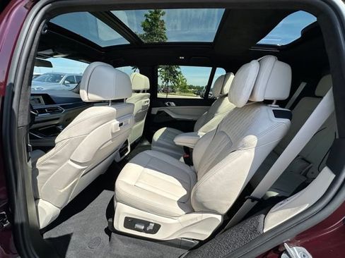 Used 2021 BMW X7 M50i AWD/4WD image 16