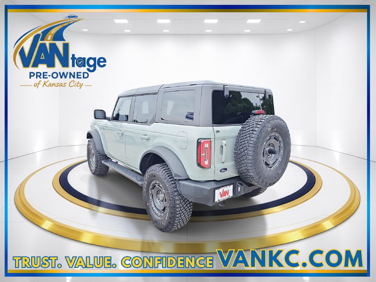Used 2024 Ford Bronco Outer Banks AWD/4WD image 9