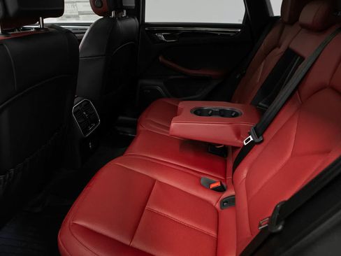 New 2026 Porsche Macan AWD/4WD image 32