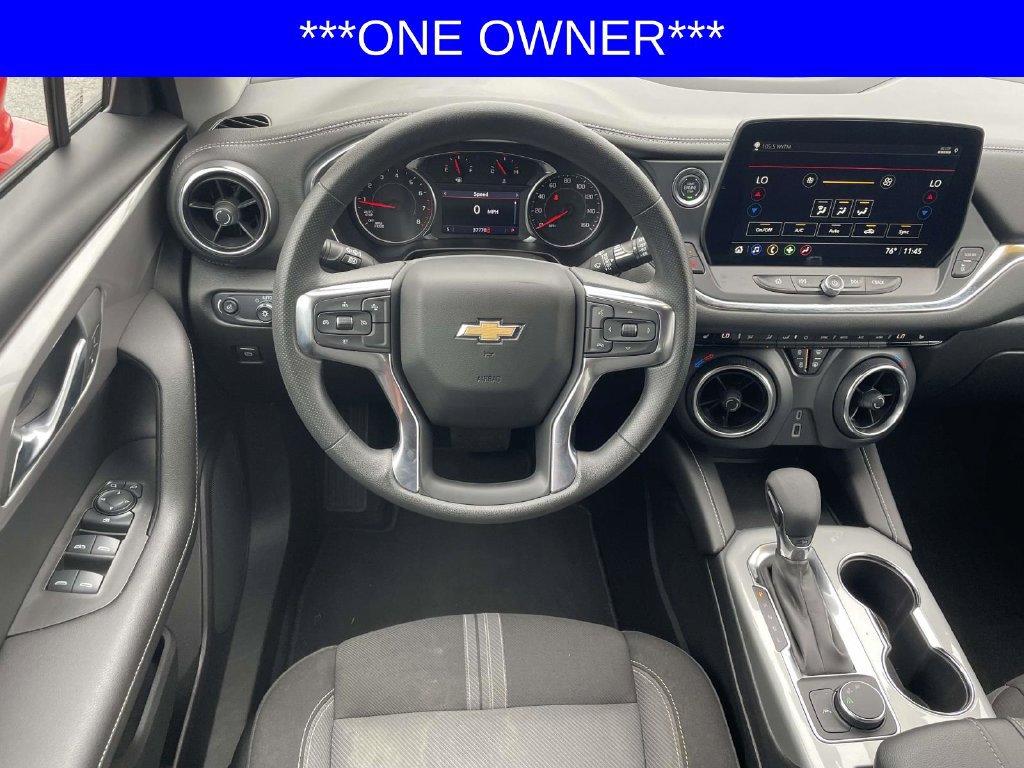 Used 2025 Chevrolet Blazer LT FWD image 11