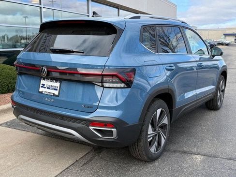 New 2026 Volkswagen Taos SE AWD/4WD image 3