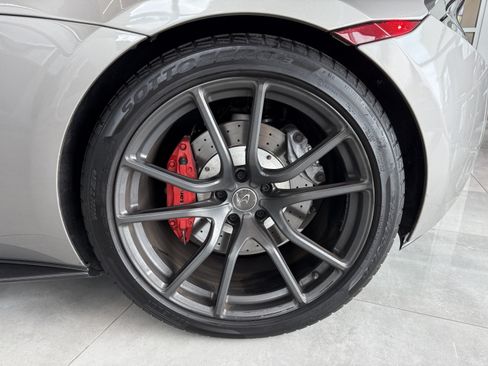 Used 2017 McLaren 570S RWD image 31
