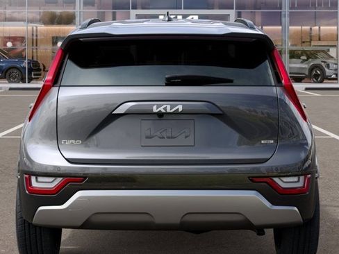 New 2025 Kia Niro SX Touring image 13