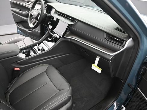 New 2026 Jeep Grand Cherokee Limited image 17