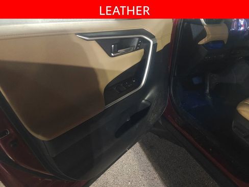 Used 2019 Toyota RAV4 Limited image 5