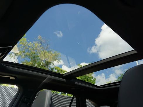 Certified 2025 Mercedes-Benz GLC 300 4MATIC image 38