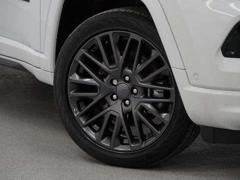 Certified 2023 Jeep Compass High Altitude w/ Driver Assist Group I image 4