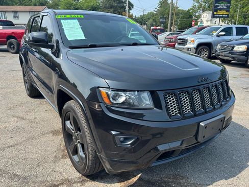 Used 2015 Jeep Grand Cherokee Altitude AWD/4WD image 3