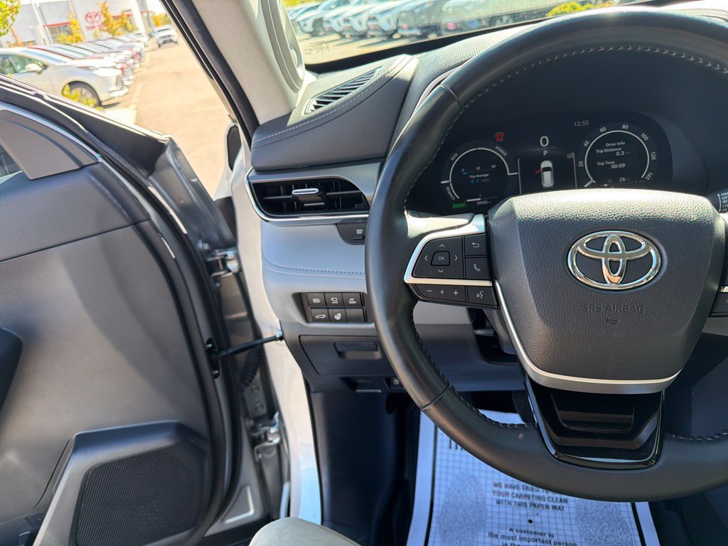 Used 2023 Toyota Highlander Limited AWD/4WD image 27