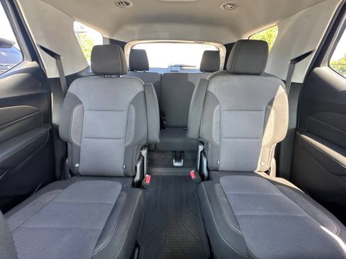 Used 2019 Chevrolet Traverse LT FWD image 20