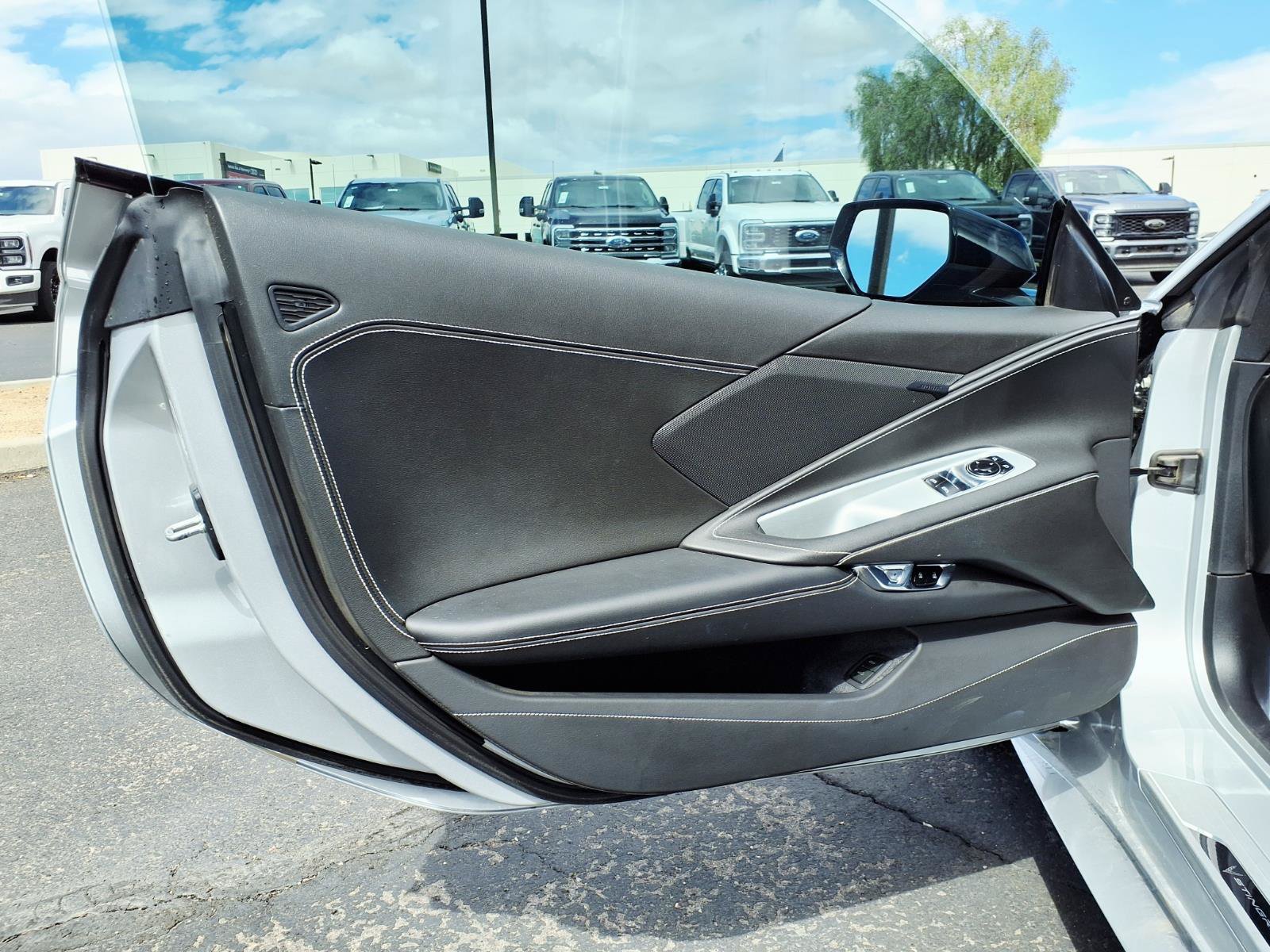 Used 2026 Chevrolet Corvette Stingray Coupe w/ 1LT RWD image 17