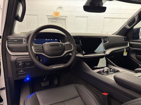 New 2025 Jeep Wagoneer Series II w/ Convenience Group I image 12
