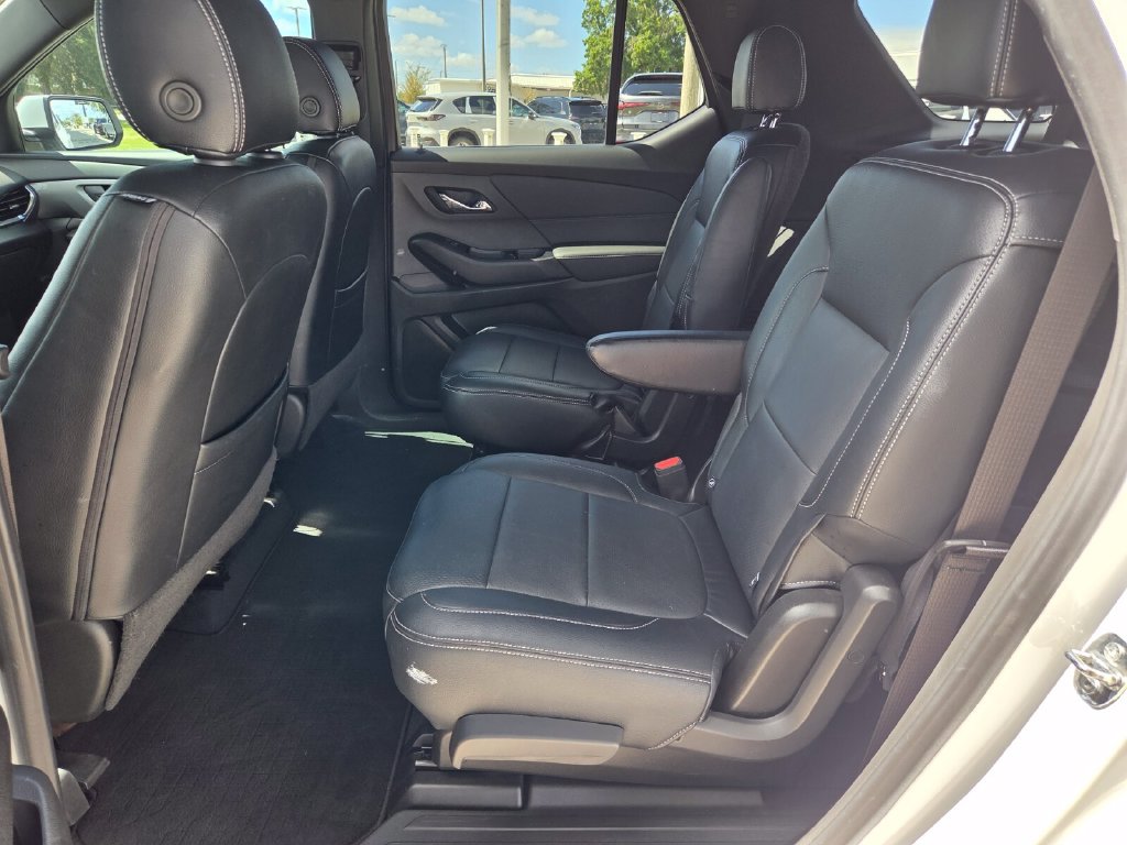 Used 2023 Chevrolet Traverse LT FWD image 6