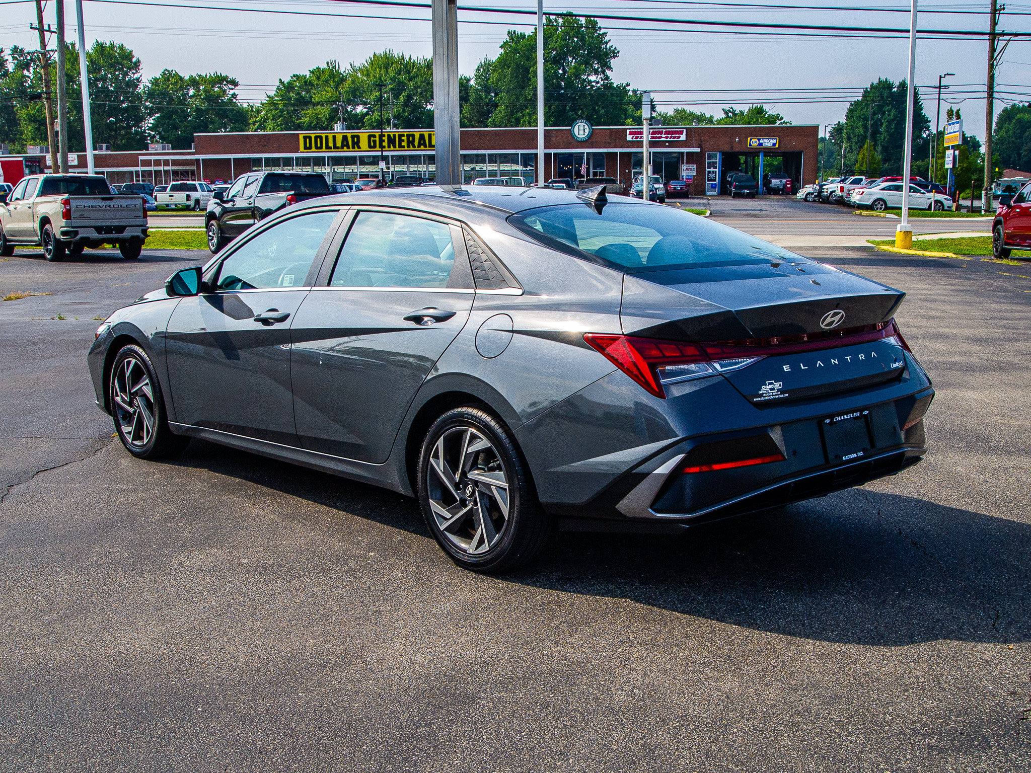 Used 2024 Hyundai Elantra Limited FWD image 5