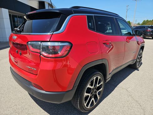 Used 2018 Jeep Compass Limited w/ Navigation Group AWD/4WD image 7