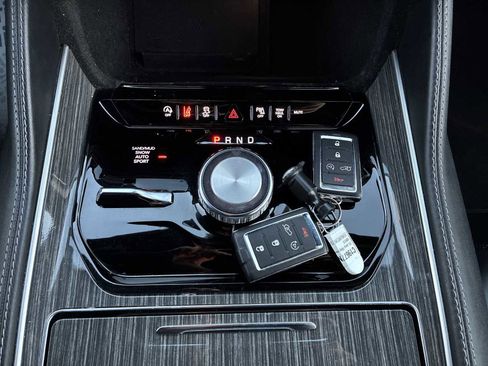 Used 2022 Jeep Wagoneer Series II image 16